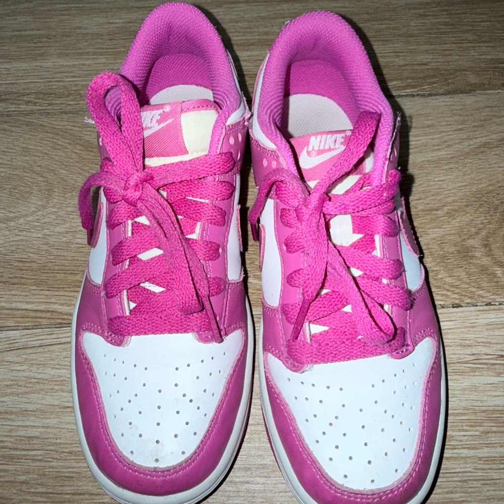 Nike Kids Sneakers in Pink and White
